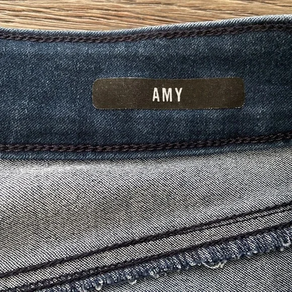 Bandolino Women's Amy Modern Straight Leg Tummy Slimming High Rise Jeans | 16 - Picture 5 of 10